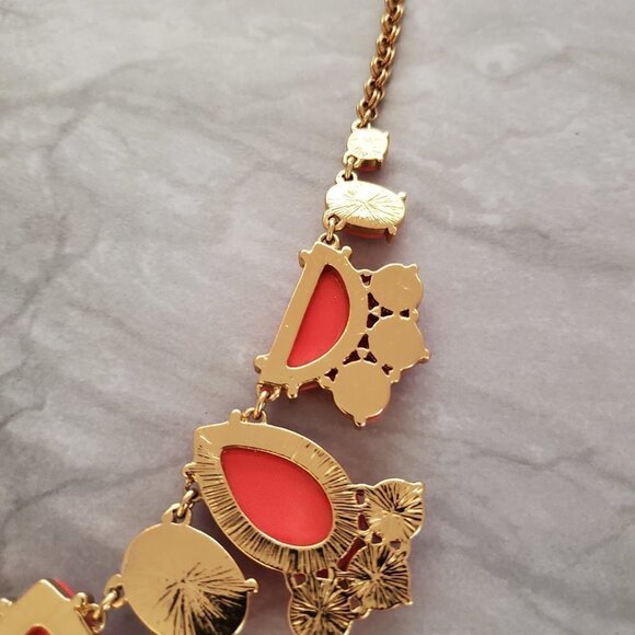 ✨ Kate Spade Day Tripper Coral Resin Rhinestones Statement Necklace ✨ - Picture 11 of 15